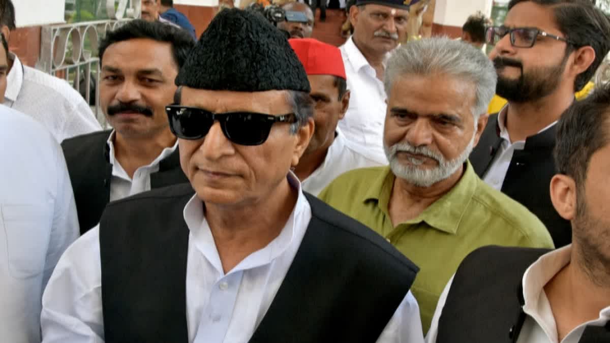 آٹھ سال پرانے مقدمے میں اعظم خان  بری