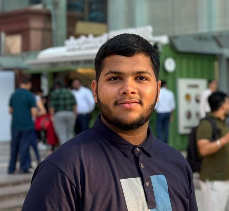 قرار دے دلِ بے چین آشیانہ کو