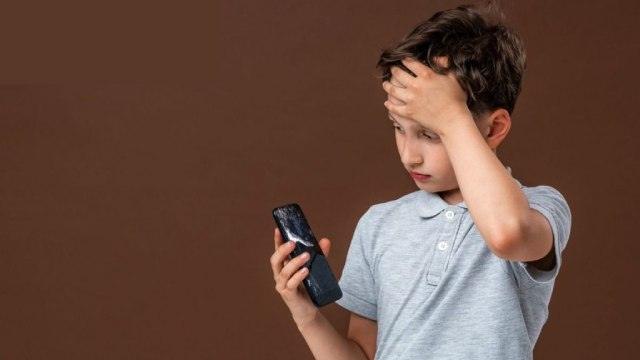 ’’ڈجیٹل نشہ ہزاروں بچوں کی موت کا سبب بن رہا ہے‘‘