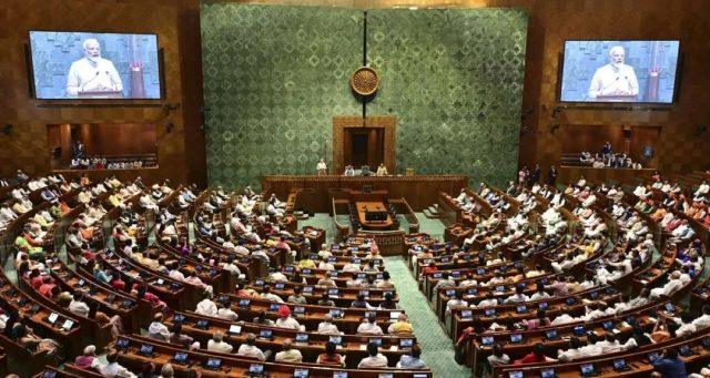 مسلمانوں کے او بی سی ریزرویشن پر پارلیمنٹ میں ہنگامہ، اپوزیشن کا واک اوٹ