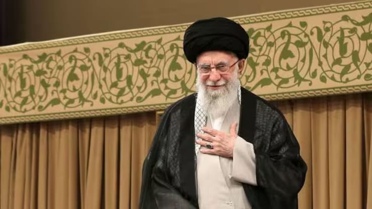 حزب اللہ سربراہ کے قتل کے بعد ایرانی سپریم لیڈر "علی خامنہ ای”محفوظ مقام پر منتقل